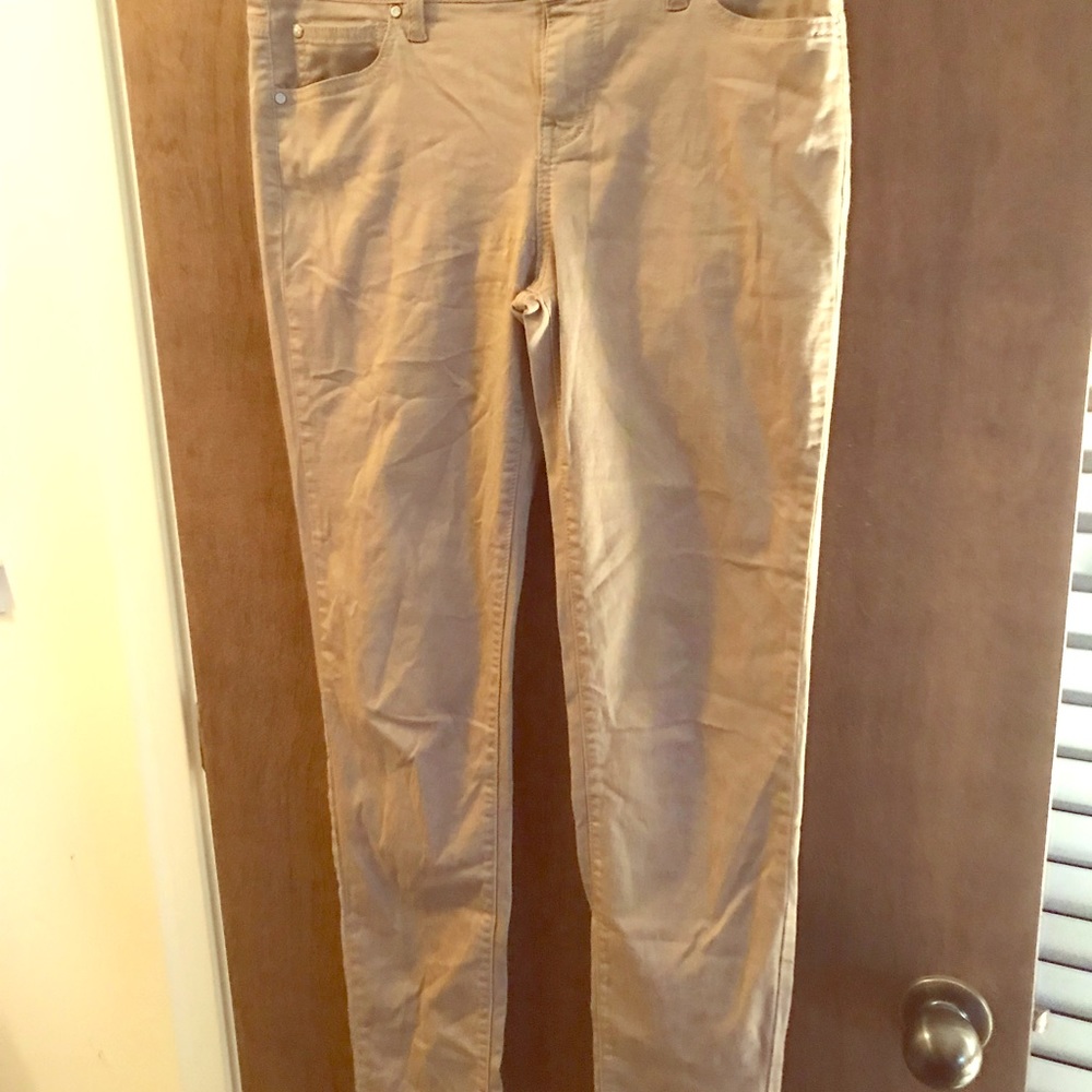 Size 9/29 celebrity Pink khakis skinny leg